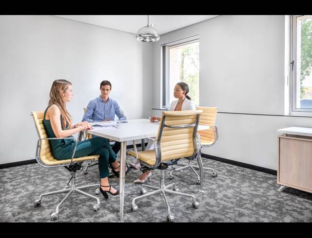 10M² OFFICE TO LET IN SUNNINGHILL